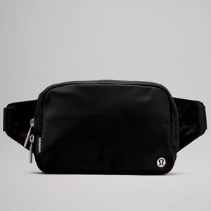 Lululemon Everywhere Belt Bag Large 2L - Black NWT